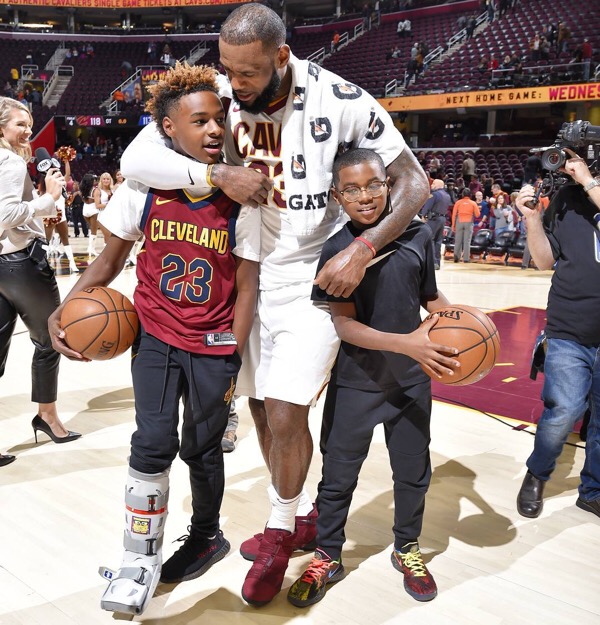 Lebron james kid basketball best sale